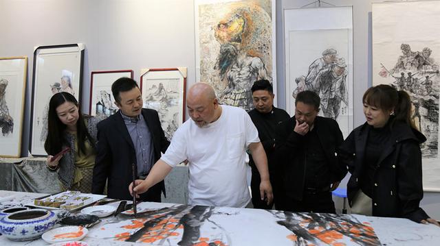 陕西当代画院雕塑画IM电竞 IM电竞平台作品展宝鸡开幕(图1)