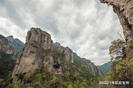 山东一定要去的景IM电竞 IM电竞平台区山体上有20余处古建筑群2200余处碑碣石刻(图4)