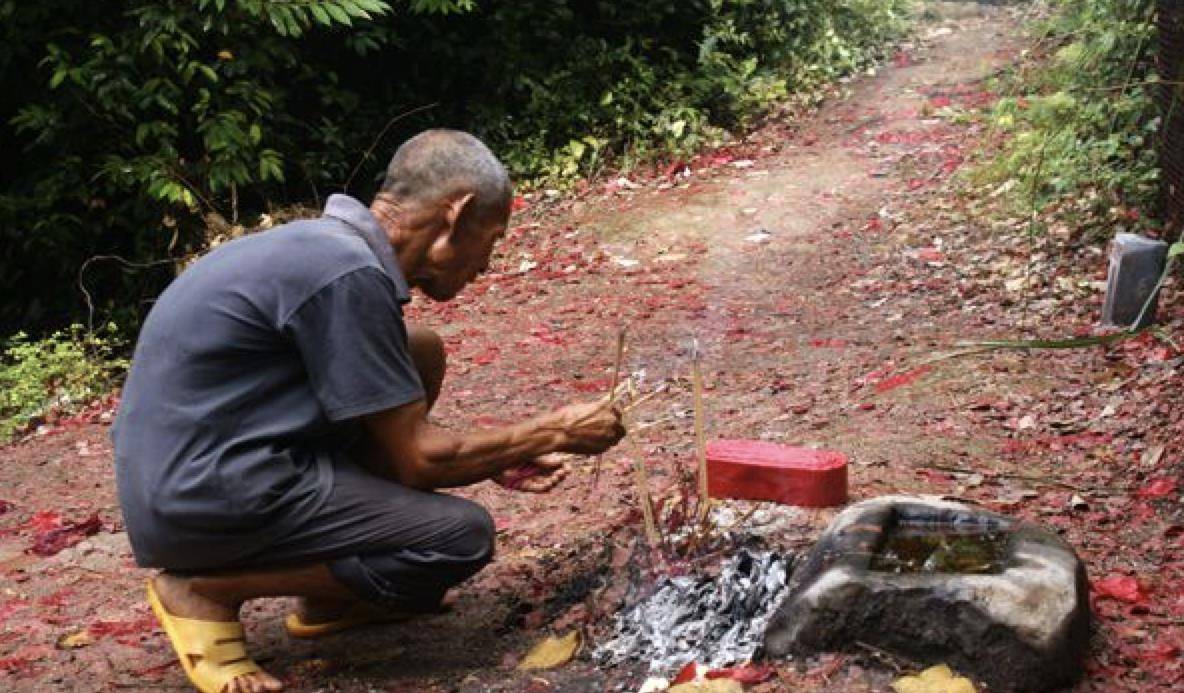 IM电竞 IM电竞平台湖南一偏僻山村的奇异雕塑八百年来怪事连连连科学都无法解释(图3)