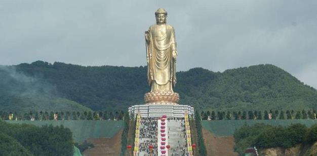 IM电竞 电子竞技平台这五个著名雕像比自由女神像还高大甚至其中有三个都在中国！(图6)